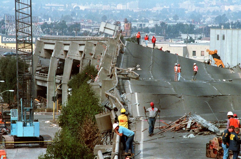  Aftermath of the devastating earthquake that hit San Francisco in 1989
