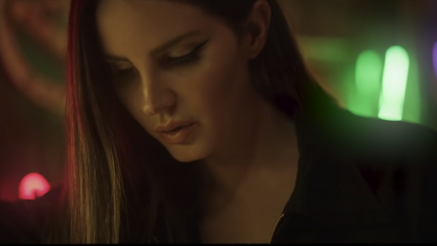 Del Rey in the double music video for “F**k it, I love you” and “The greatest”.